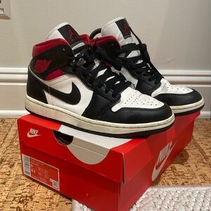 Women’s Nike Air Jordan 1 Mid